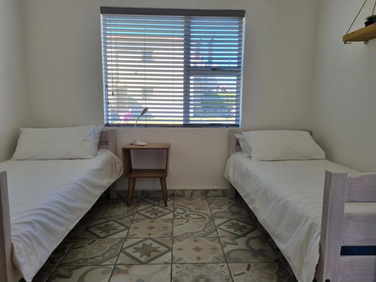 Modern Apartment Close To Kite Beach Langebaan Exteriör bild